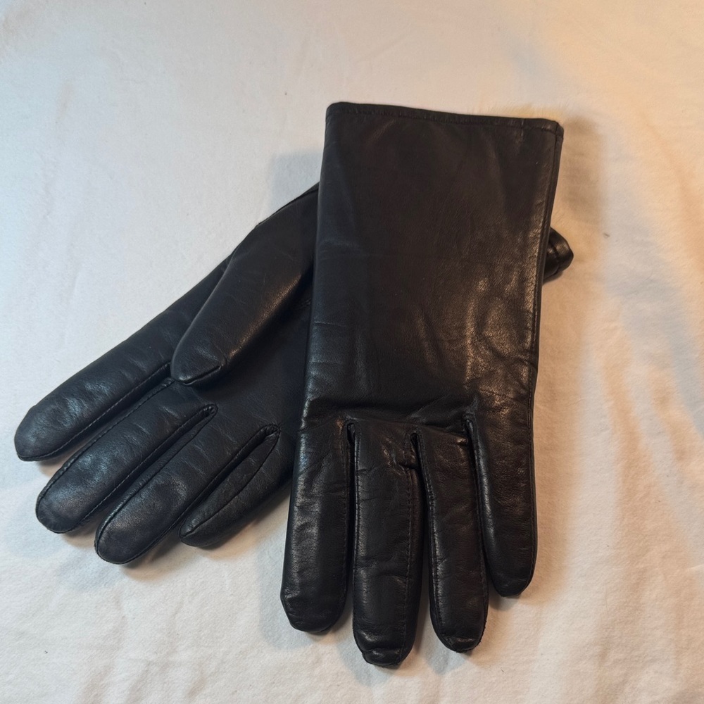Black Leather Fur-Lined Gloves